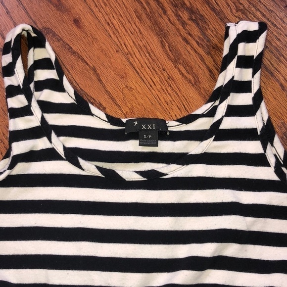 Striped Tank Top - Picture 5 of 9